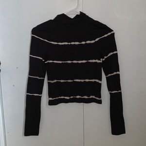 Adorable fitted long sleeve!